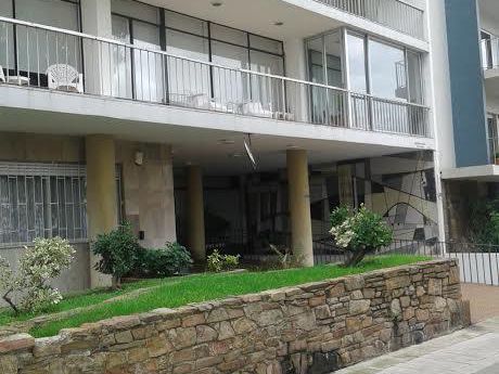 Apartamento Pocitos 3d 2b + Servicio Y Garage
