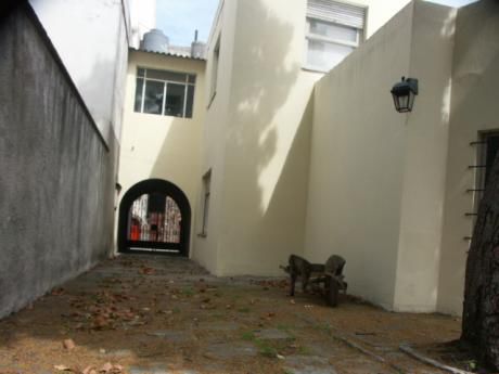 Santiago Vázquez Y Av. Brasil (familia, Empresa O InstituciÓn)
