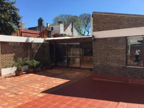 Venta Apto. Pocitos 3 Dorm Serv Gje Gran Patio Con Barbacoa