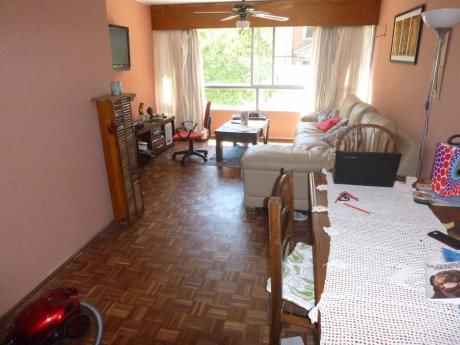 Apartamento En Pocitos Garage, Patio Y Parrillero 3 Dormitorios