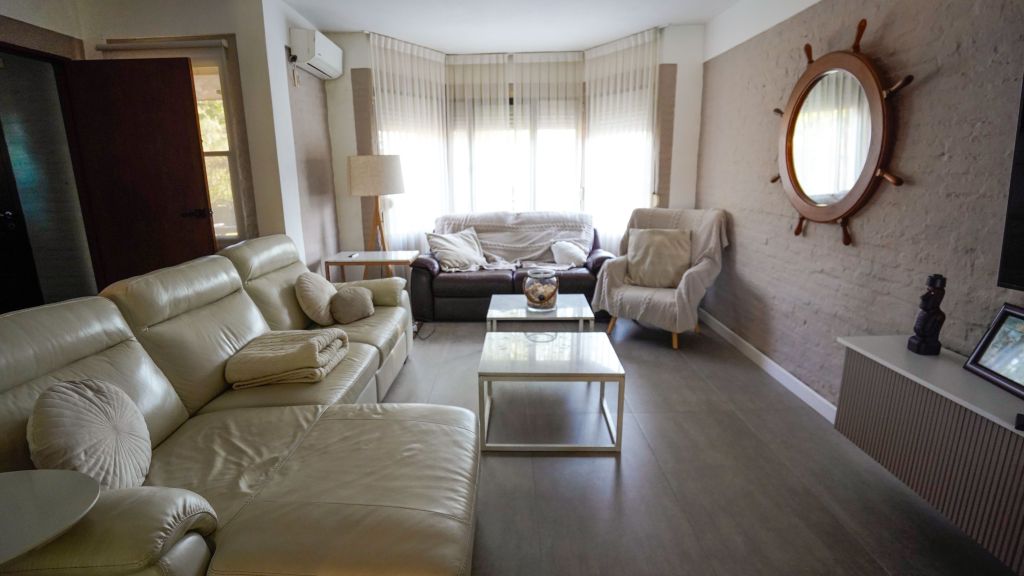 Alquiler en Solymar Sur | Casa con piscina climatizada, barbacoa y departamento independiente · Foto 3