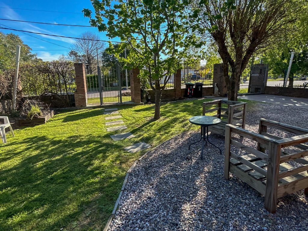 Alquiler en Solymar Sur | Casa con piscina climatizada, barbacoa y departamento independiente · Foto 2
