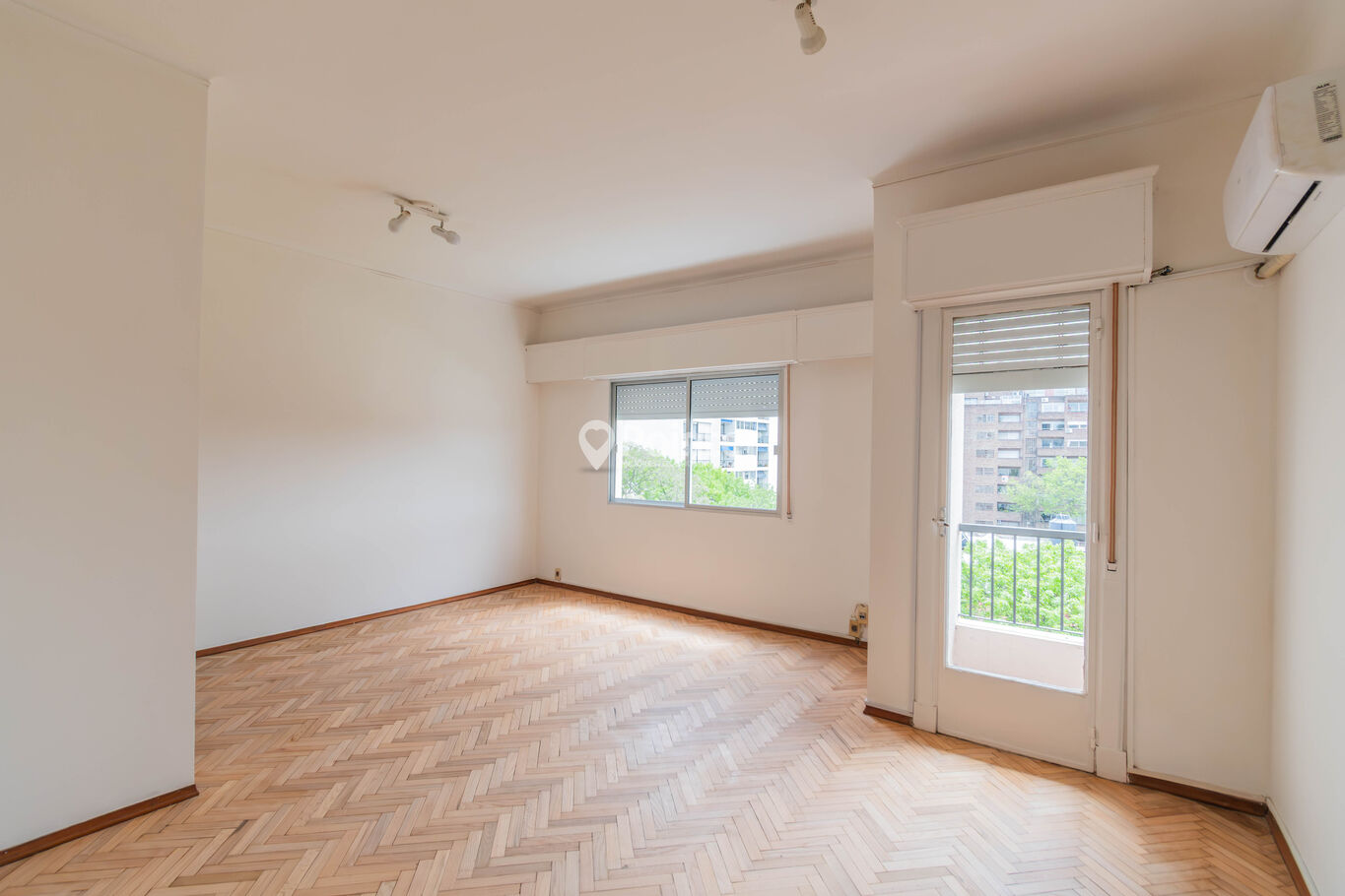 ALQUILER POCITOS  APARTAMENTO  2 DORMITORIOS , SERVICIO Y BALCÓN · Foto 3