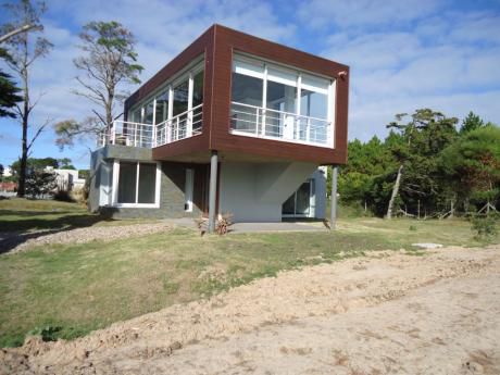 A Estrenar En Piedras Del Chileno - Punta Del Este