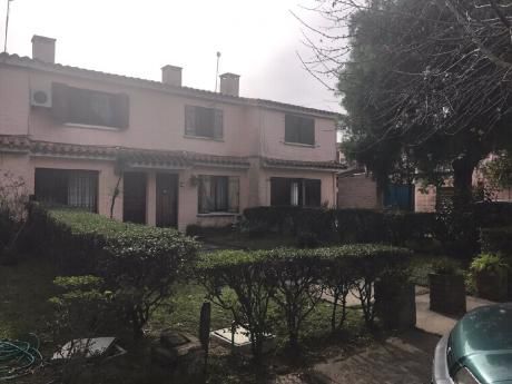 En Barrio Privado Country Del Sol