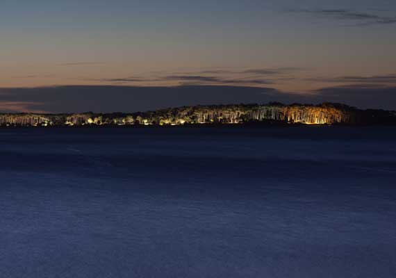 isla-gorriti-de-noche.jpg