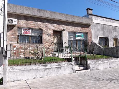 Espectacular Casa Sobre Av. Llupes A Mts. De Agraciada Y Ca.ma Ramirez