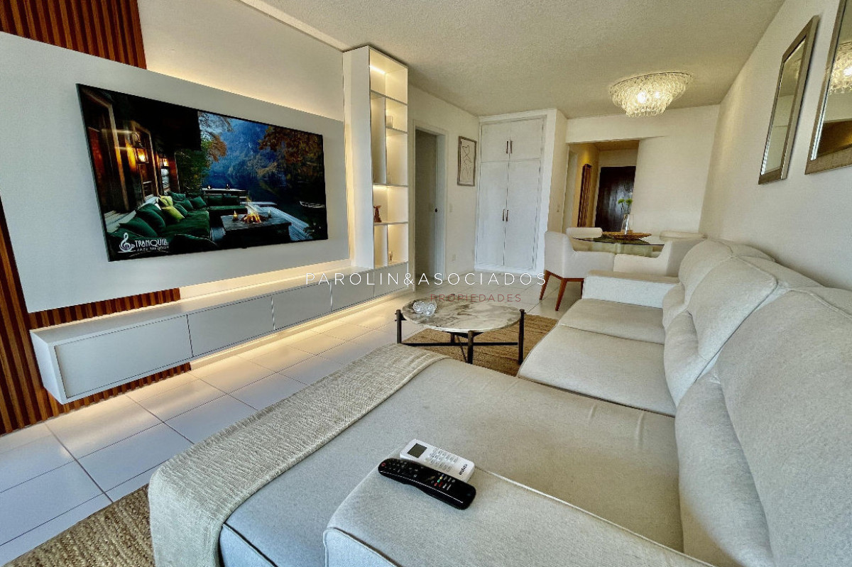 Departamento en Venta de 2 dormitorios en Playa Brava, Punta del Este