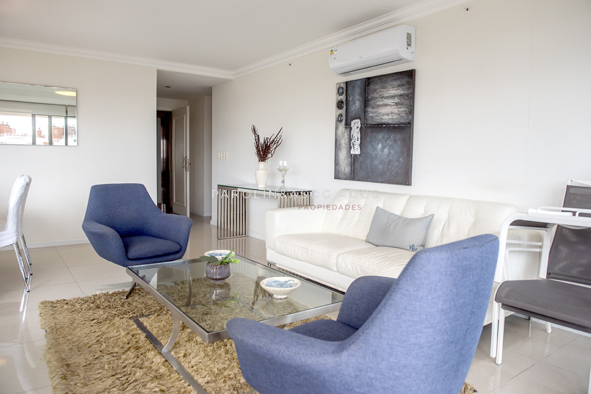 Increíble apartamento excelente vista al mar en torre Imperiale III, Punta del Este.