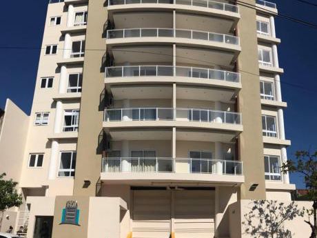 Departamento De 2 Dormitorios A Pasos De La Universidad Americana