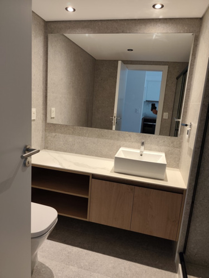 Apartamento Semiamueblado De 1 Dormitorio Con Balcón y Garaje · Foto 5