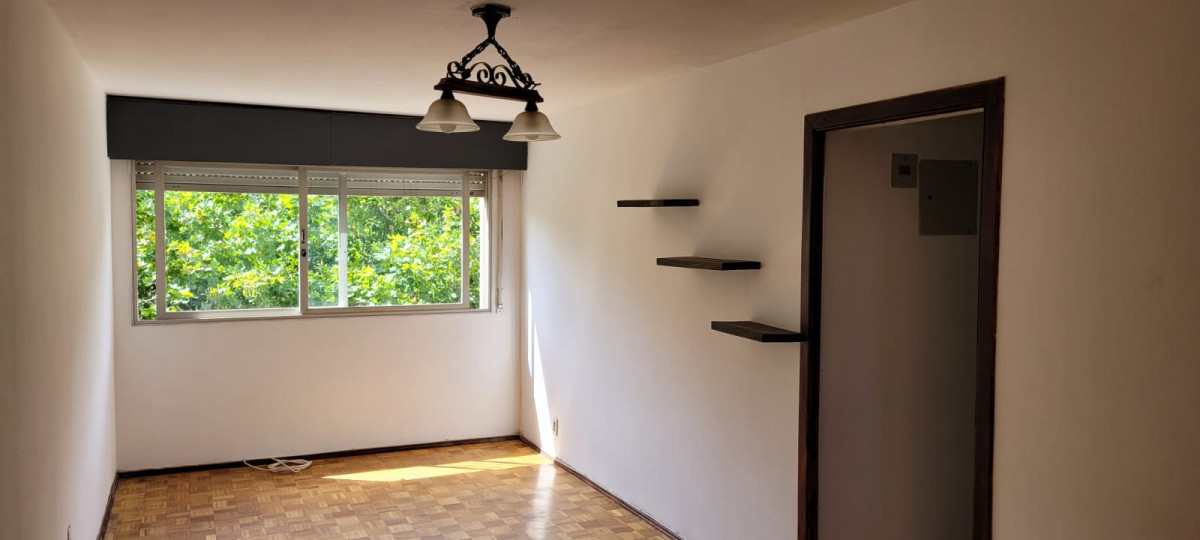 VENTA APARTAMENTO CON RENTA EN CENTRO 2 DORMITORIOS TERRAZA LAVADERO