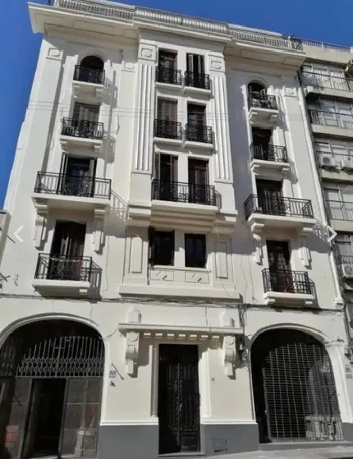 Oportunidad en Centro de Montevideo! Apto. Impecable 2 Domritorios, Acepta Mascotas!! · Foto 3