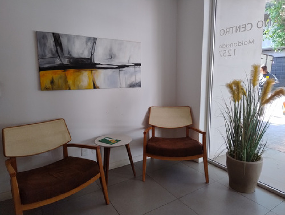 Alquilo apartamento centro con 2 dormitorios · Foto 1