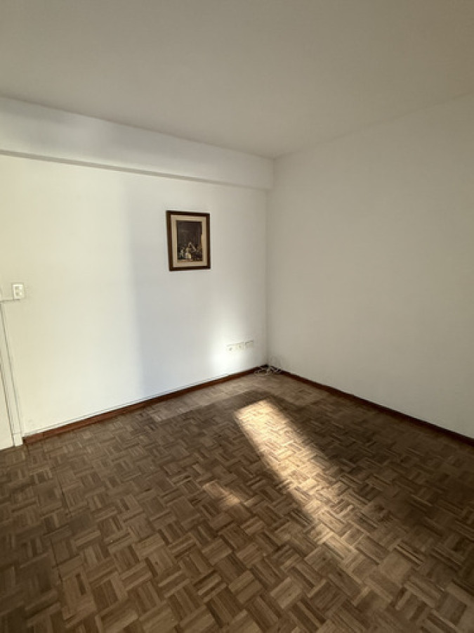 Edificio De Nivel Con Porteria, 2 Ascensores, Puerta De Ingreso Electronica, Limpieza De Espacios Comunes, Construccion Excelente, 3 Unidades Por Piso. · Foto 1