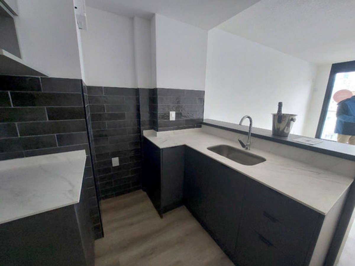 Alquiler De Monoambiente Impecable En Tres Cruces