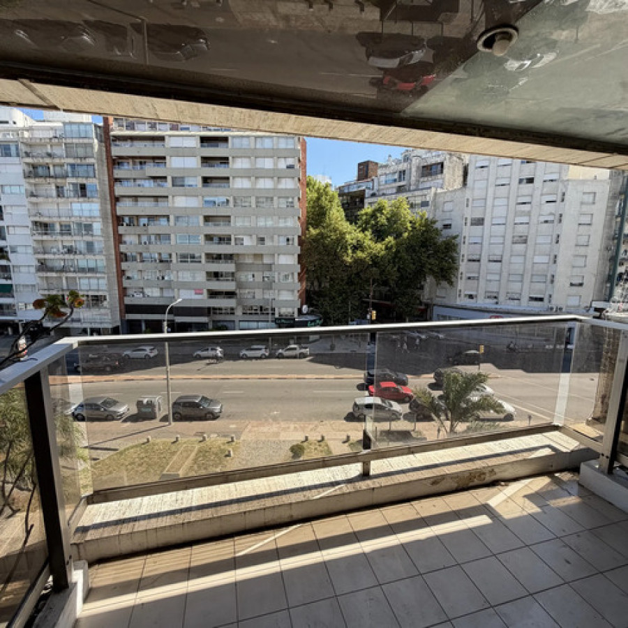 Alquiler Monoambiente Con Balcón Pocitos Frente A Rambla · Foto 9