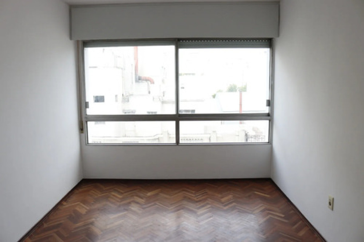 Alquiler Apartamento 2 Dormitorios Luminoso Y Seguro Centro · Foto 10