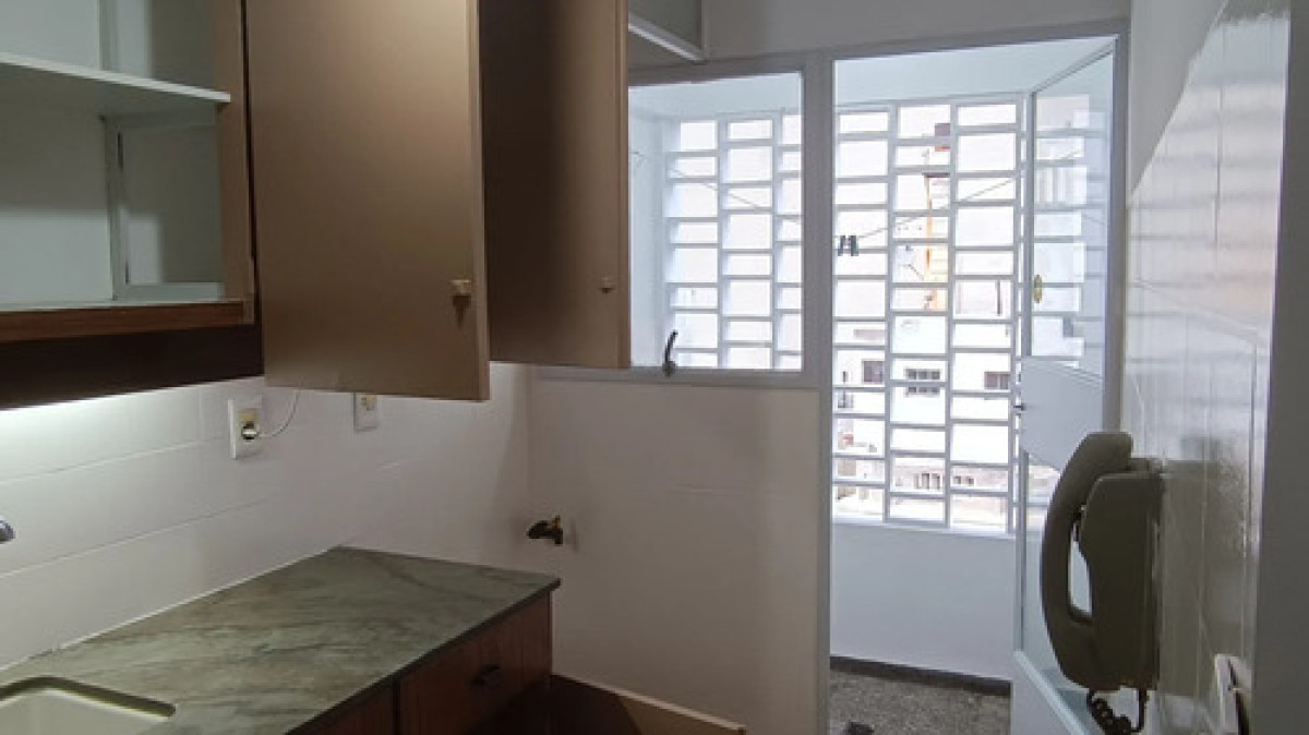 Alquiler Apartamento 2 Dormitorios Luminoso Y Seguro Centro · Foto 5