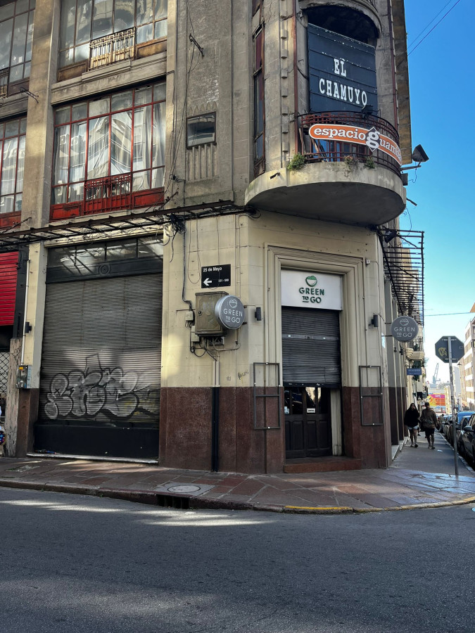 Alquiler De Local Comercial 140m2 Sin Gastos En Ciudad Vieja · Foto 9