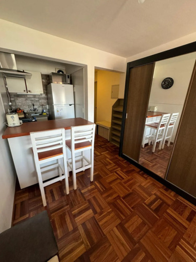 Alquiler Monoambiente Al Frente Amoblado Luminoso En Pocitos