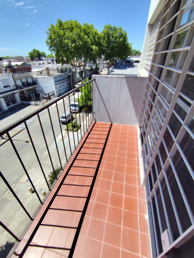 Alquiler Apartamento De 2 Dormitorios Al Frente En Unión · Foto 1