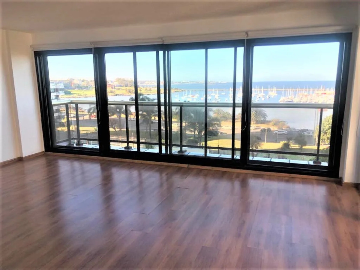 Alquiler Apartamento 4 Dormitorios 3 Baños En Puerto Buceo · Foto 3