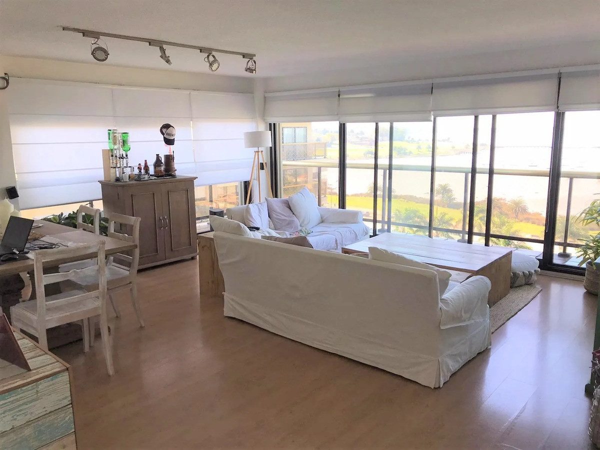 Alquiler Apartamento 4 Dormitorios 3 Baños En Puerto Buceo · Foto 2