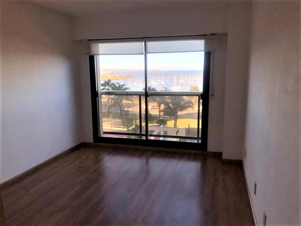 Alquiler Apartamento 4 Dormitorios 3 Baños En Puerto Buceo · Foto 4