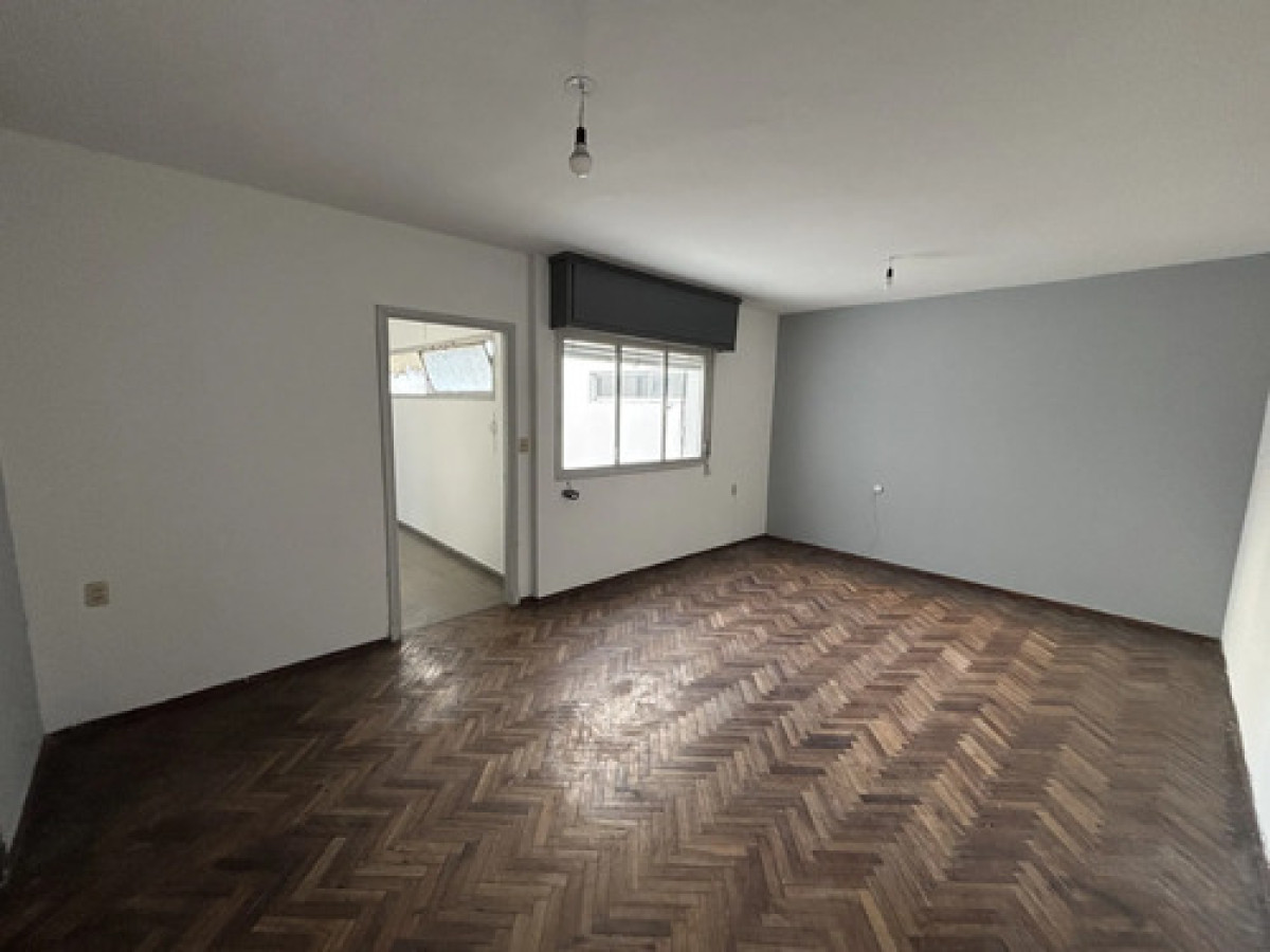 Alquiler Amplio Apartamento 2 Dormitorios Frente Al Casmu La Blanqueada