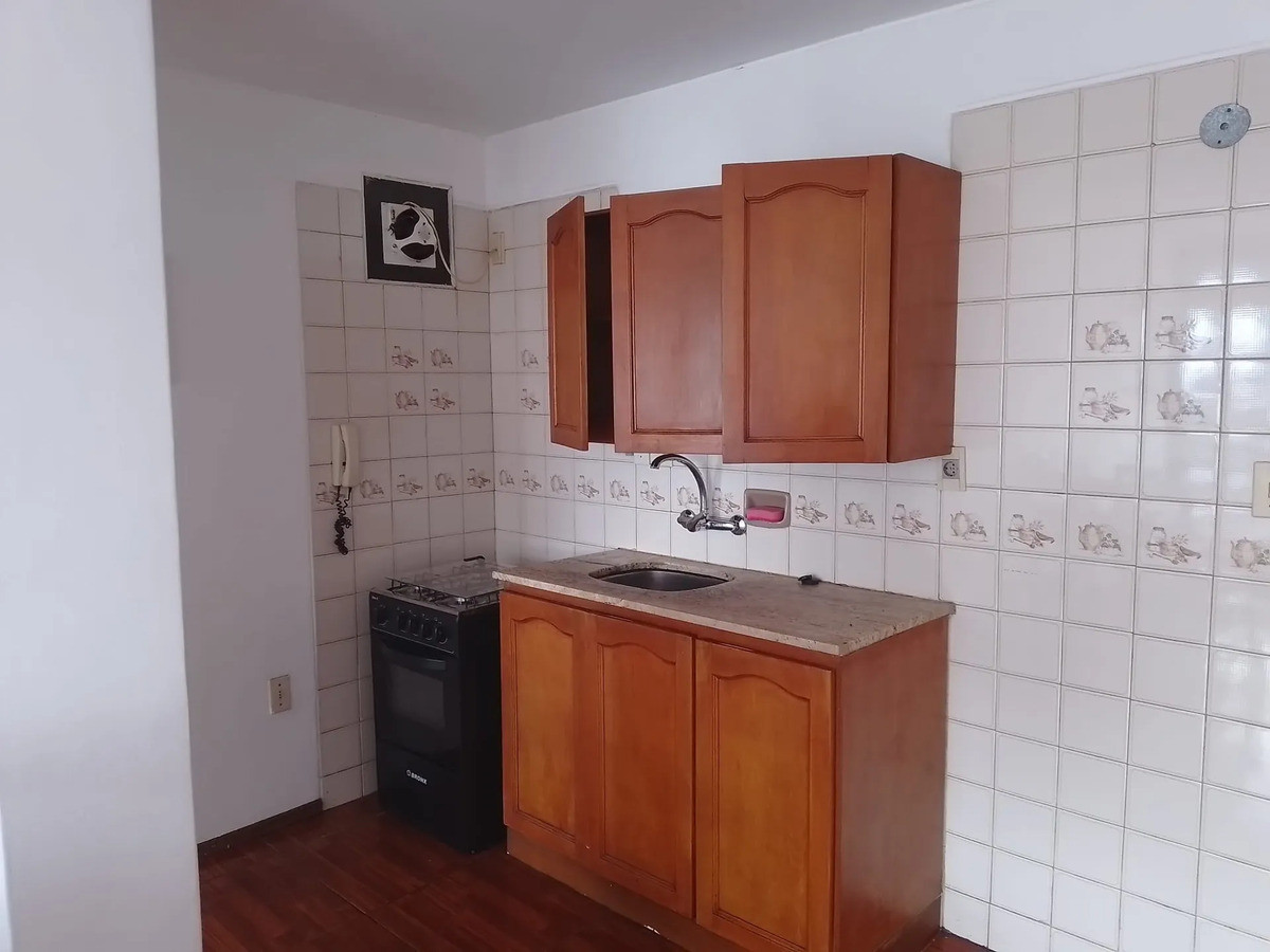 Alquiler Apartamento Amueblado 1 Dormitorio Luminoso Zona Cordón · Foto 10