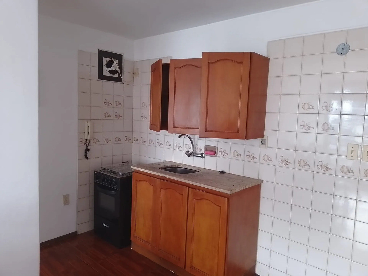 Alquiler Apartamento Amueblado 1 Dormitorio Luminoso Zona Cordón · Foto 5