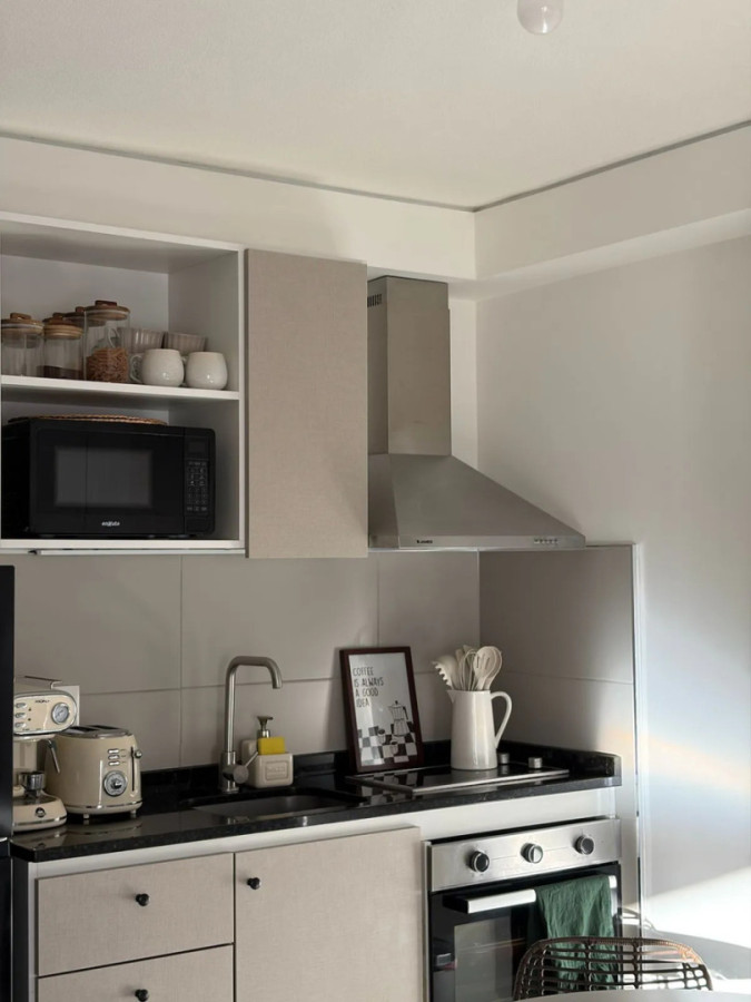 Alquiler De Monoambiente Con Balcón Excelente Estado En Cordón · Foto 7