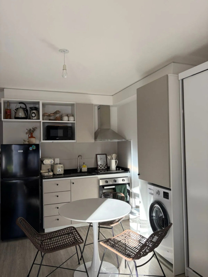 Alquiler De Monoambiente Con Balcón Excelente Estado En Cordón · Foto 6