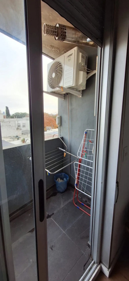 Alquiler Apartamento 1 Dormitorio Amplio Muy Luminoso Con Balcón Y Garaje En Pocitos · Foto 2