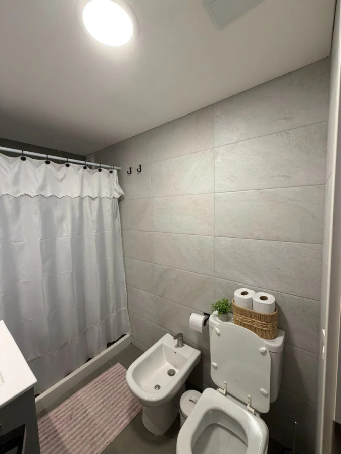 Alquiler De Monoambiente Con Balcón Excelente Estado En Cordón · Foto 9