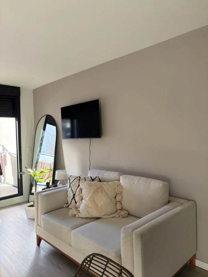 Alquiler De Monoambiente Con Balcón Excelente Estado En Cordón · Foto 3