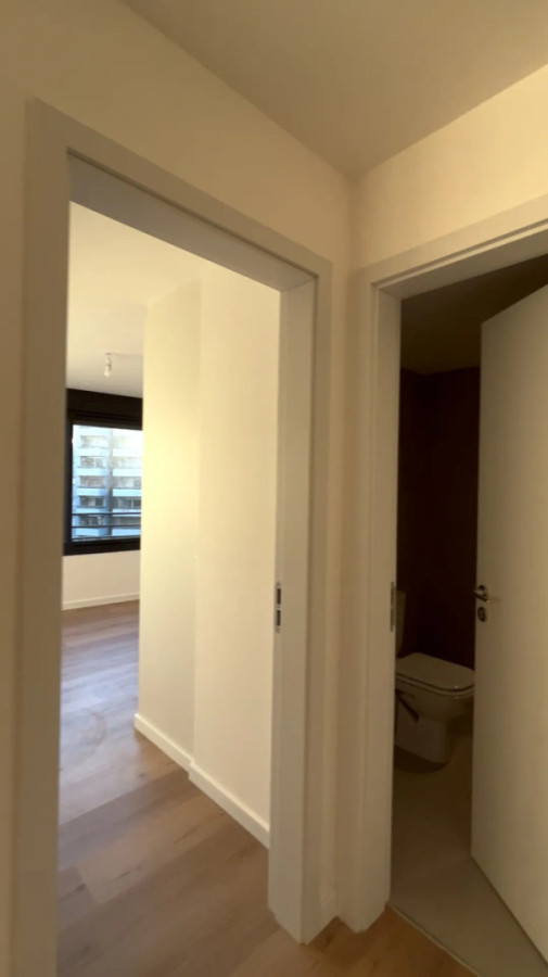 Alquiler Apartamento A Estrenar Semiequipado De 1 Dormitorio Al Frente Muy Luminoso En Tres Cruces · Foto 3