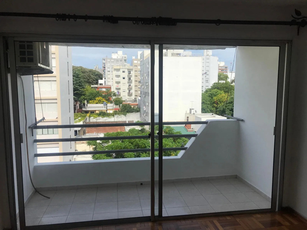 Alquiler Apartamento 1 Dormitorio Amplio Con Garaje En Pocitos · Foto 4