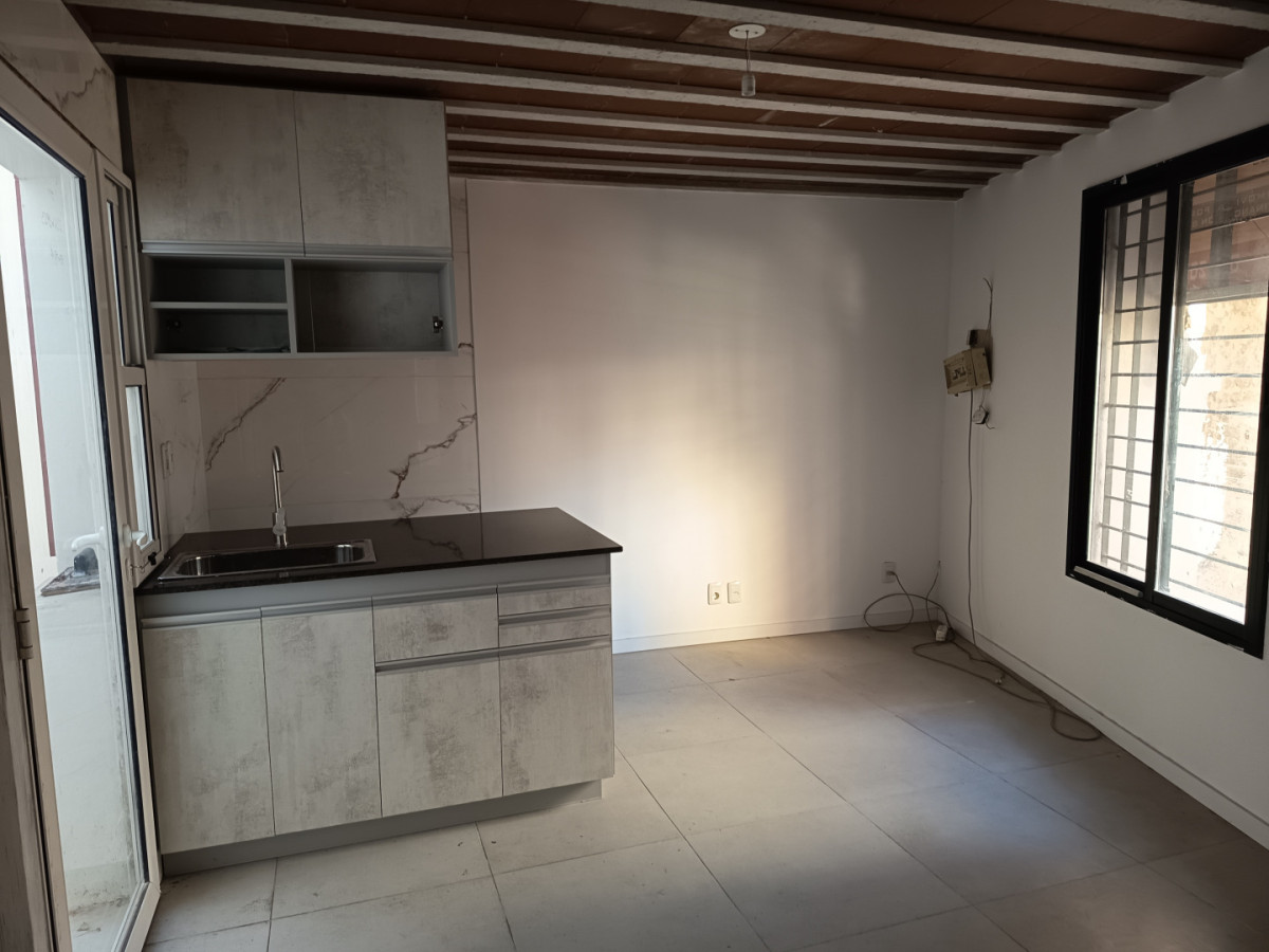 Casa PH Reciclada 2 Dormitorios Sin GC Cordón Azotea