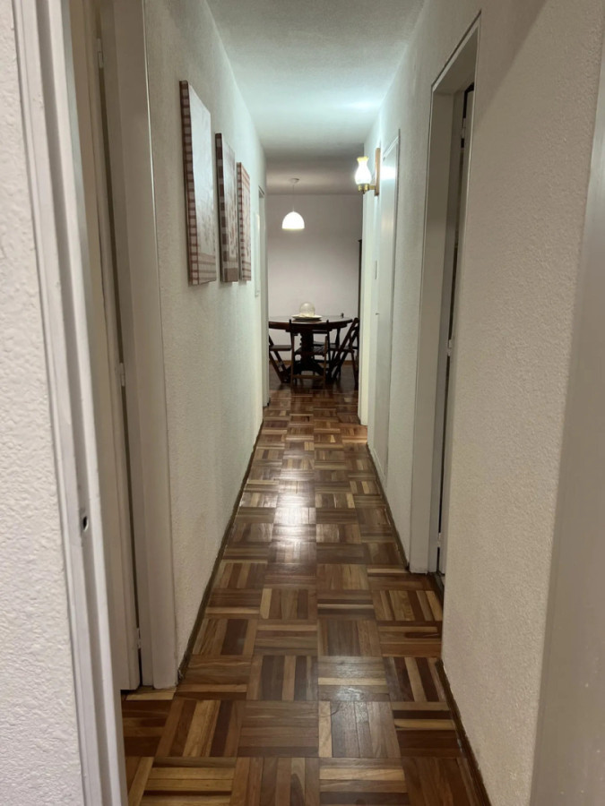 Alquiler Apartamento Semi Amoblado 3 Dormitorios 2 Baños Amplio Y Luminoso En Centro · Foto 12