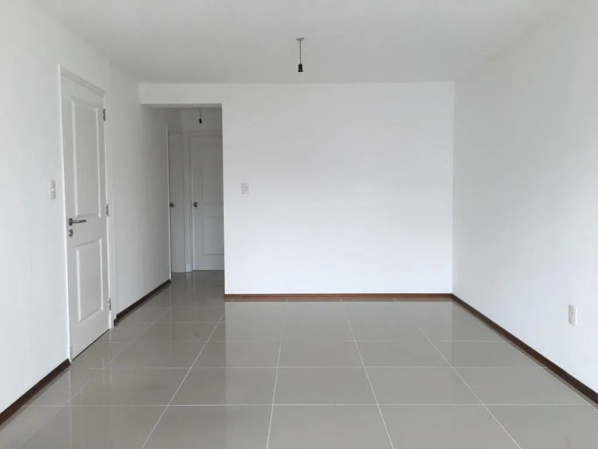 Alquiler Apartamento Nuevo 2 Dormitorios 2 Baños Con Balcón En Centro · Foto 3