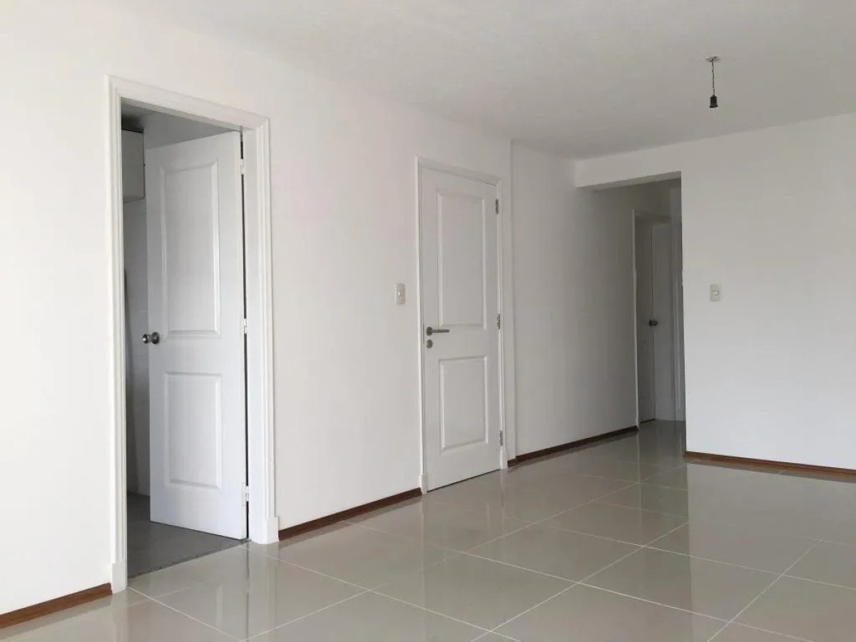 Alquiler Apartamento Nuevo 2 Dormitorios 2 Baños Con Balcón En Centro · Foto 1