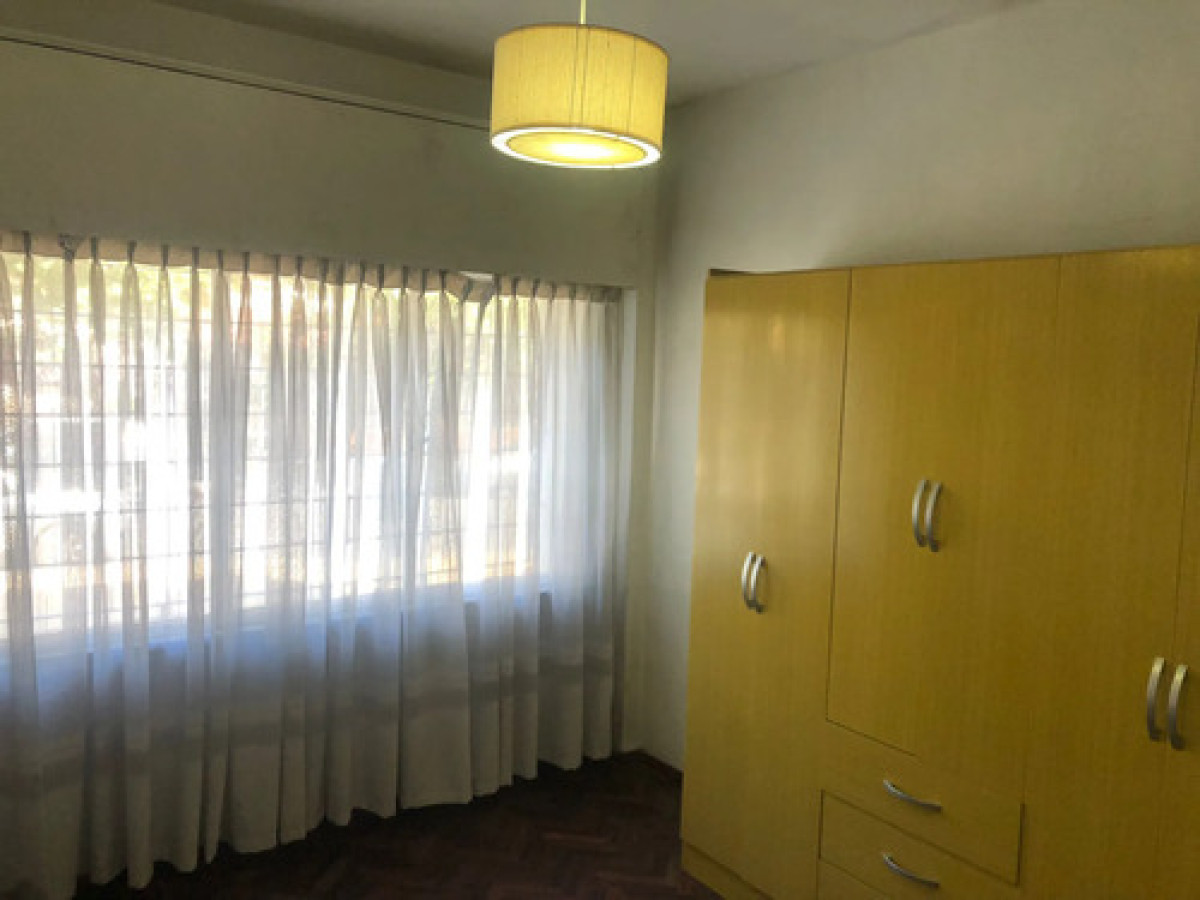 Alquiler Apartamento 1 Dormitorio En Planta Baja Con Patio Semiamoblado Tres Cruces · Foto 6
