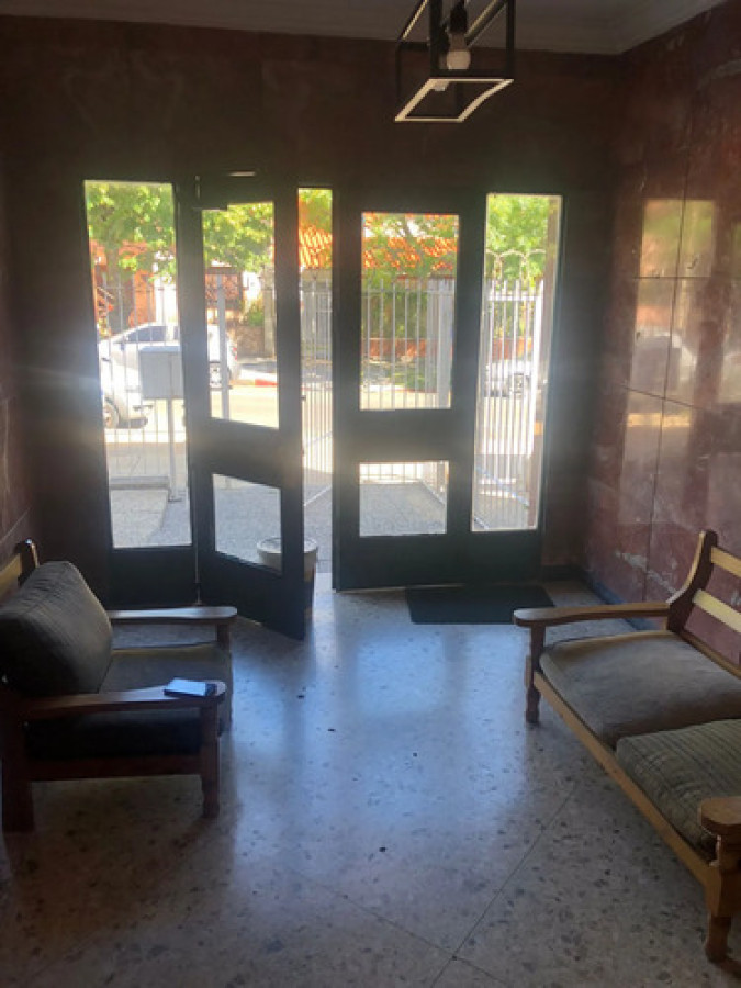 Alquiler Apartamento 1 Dormitorio En Planta Baja Con Patio Semiamoblado Tres Cruces · Foto 8