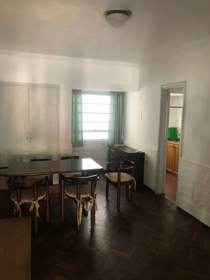 Alquiler Apartamento 1 Dormitorio En Planta Baja Con Patio Semiamoblado Tres Cruces · Foto 2