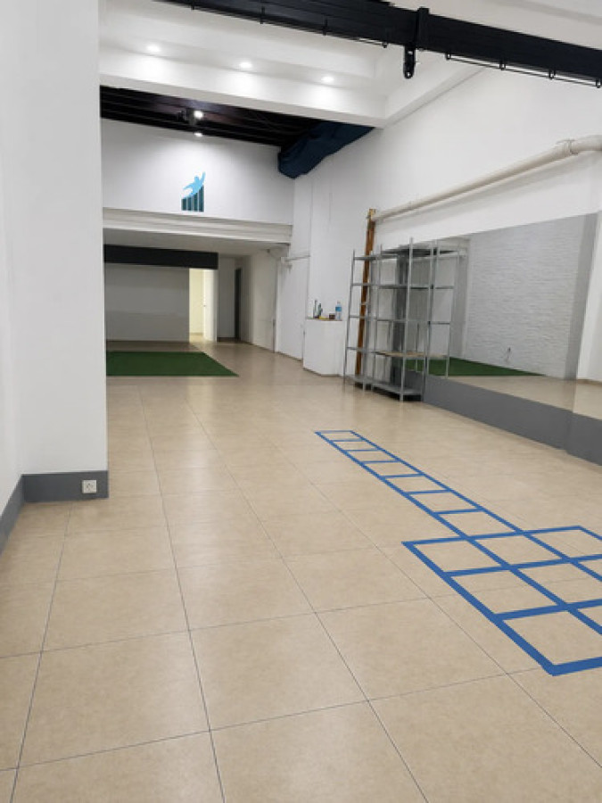 Alquiler Excelente Local Comercial De 150mts En La Aguada · Foto 1