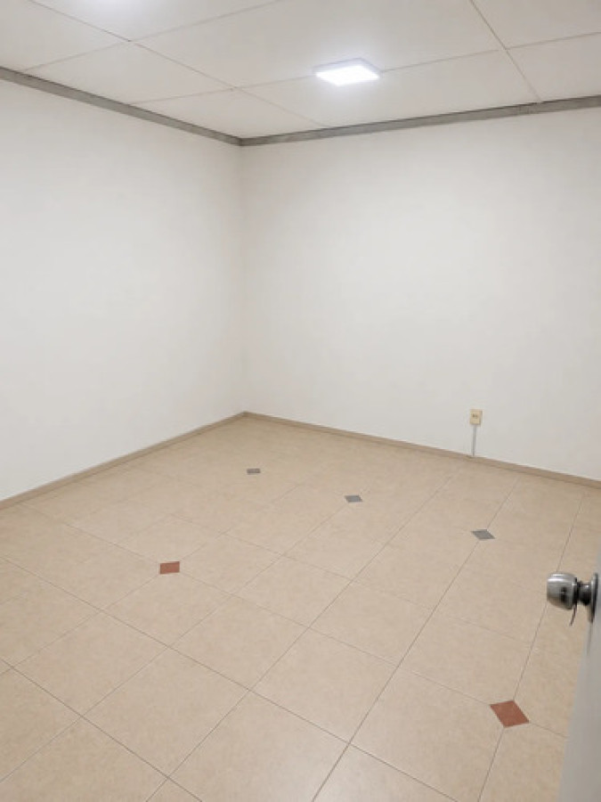 Alquiler Excelente Local Comercial De 150mts En La Aguada · Foto 4
