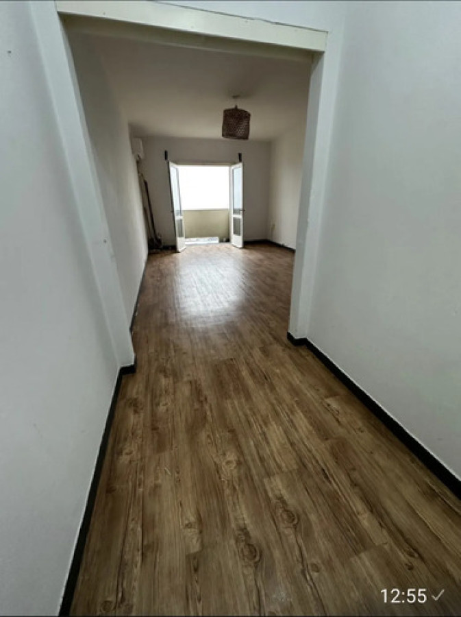 Alquiler Apartamento De 2 Dormitorios Balcón Frente A Rambla Bajos Gastos En Ciudad Vieja · Foto 2