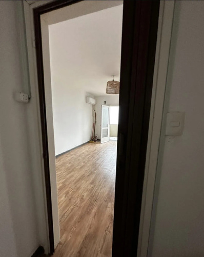Alquiler Apartamento De 2 Dormitorios Balcón Frente A Rambla Bajos Gastos En Ciudad Vieja · Foto 4